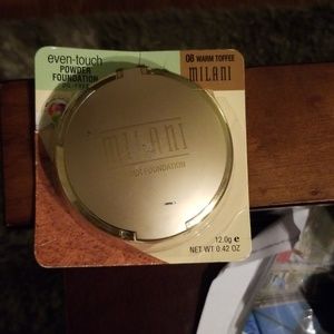 Even Touch Powder Foundation